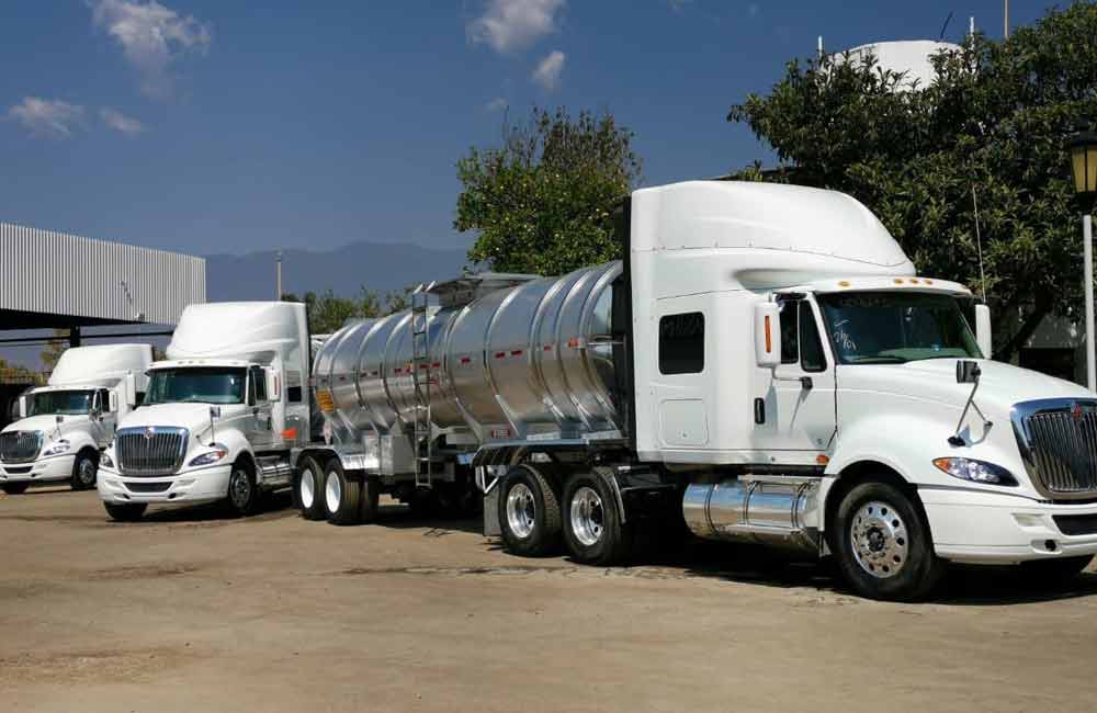 Empresa oaxaqueña, primera en fabricar autotanques para distribuir combustible