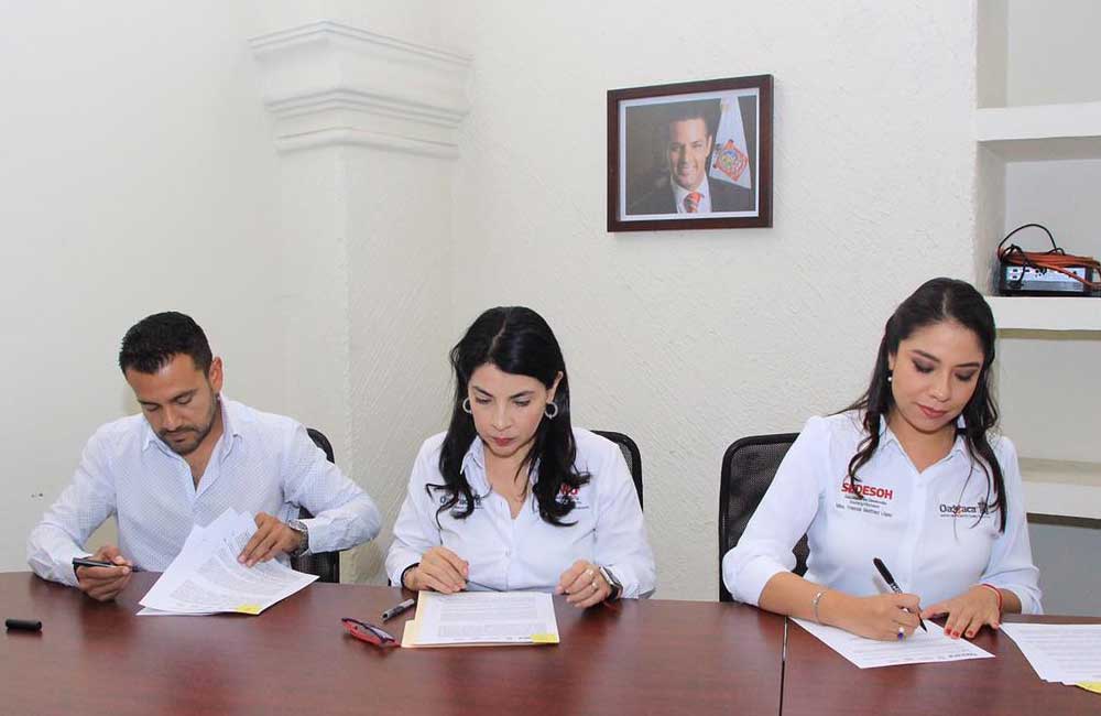 Convenio gobierno de Murat con BanOaxaca para operar ‘Crédito a la palabra de la mujer’