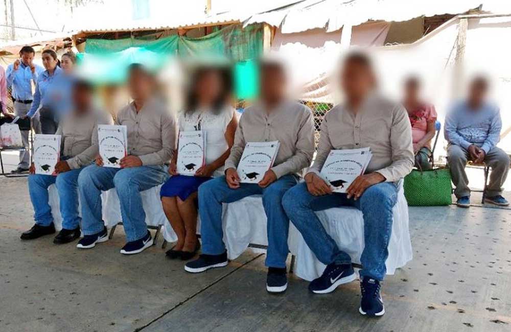 Cuatro presos culminan estudios de preparatoria en el Cobao abierto