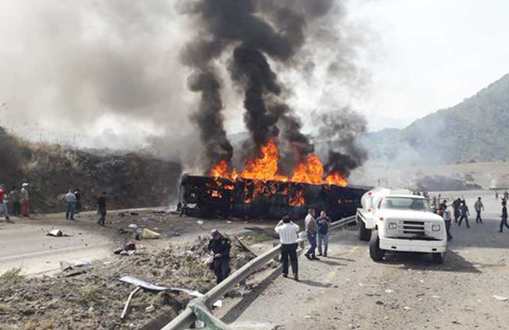 Fatal accidente en carretera Puebla-Orizaba deja al menos 20 muertos