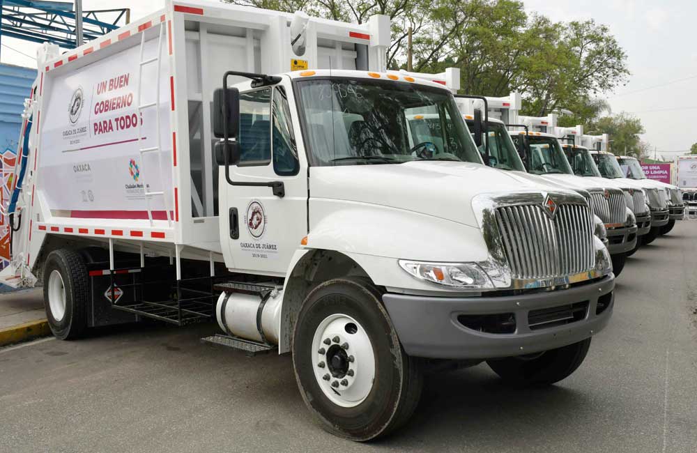 Operan en CDOAX, 40 nuevos camiones recolectores de basura