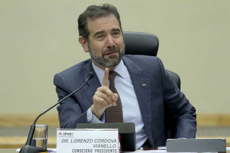 Propone Córdova que credencial del INE sea cédula de indentidad