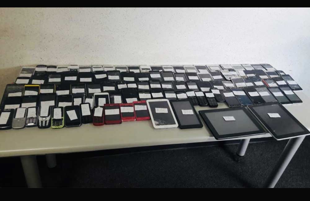 Encuentra policía 101 teléfonos celulares y 5 tabletas en Mercado de Abasto