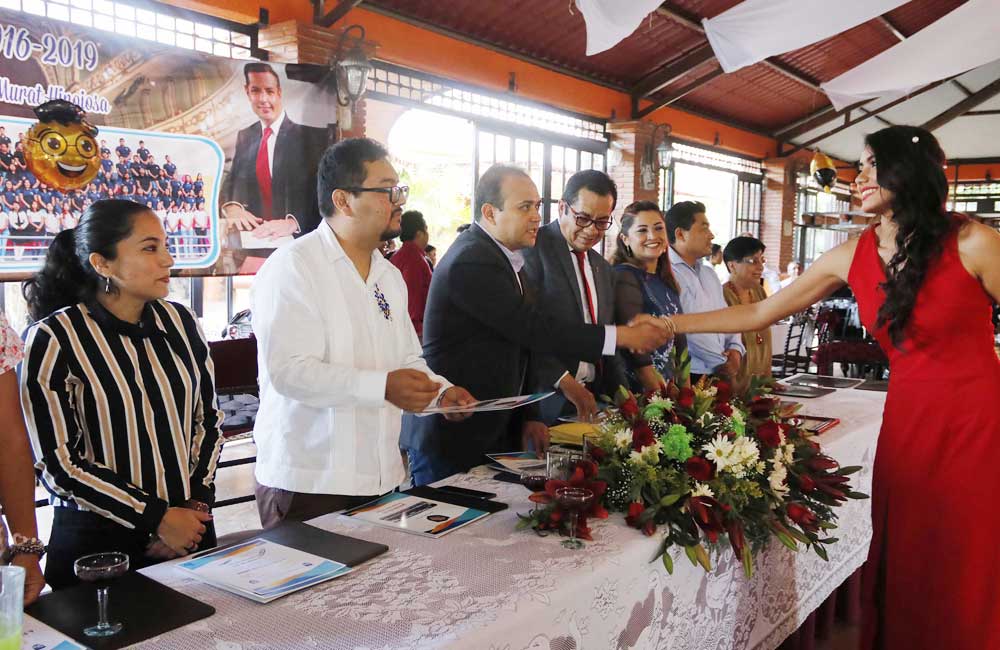 Entrega UABJO otra generación de Bachilleres de la Preparatoria número 1