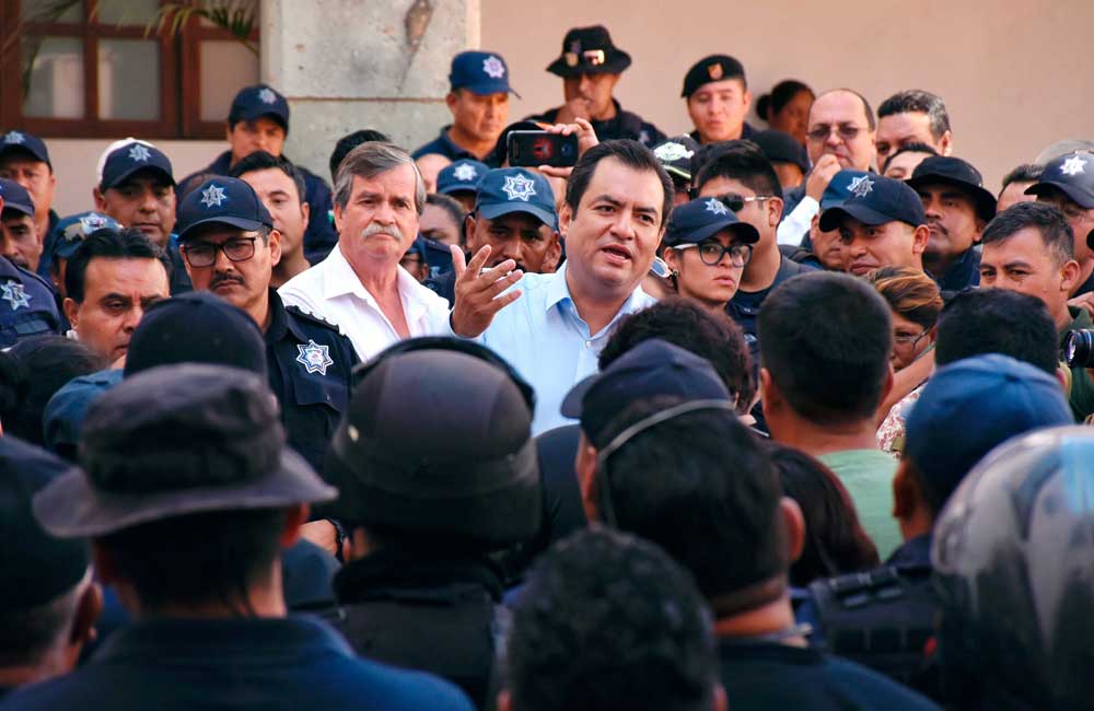 Vamos a dignificar el trabajo de policías municipales, promete Oswaldo García