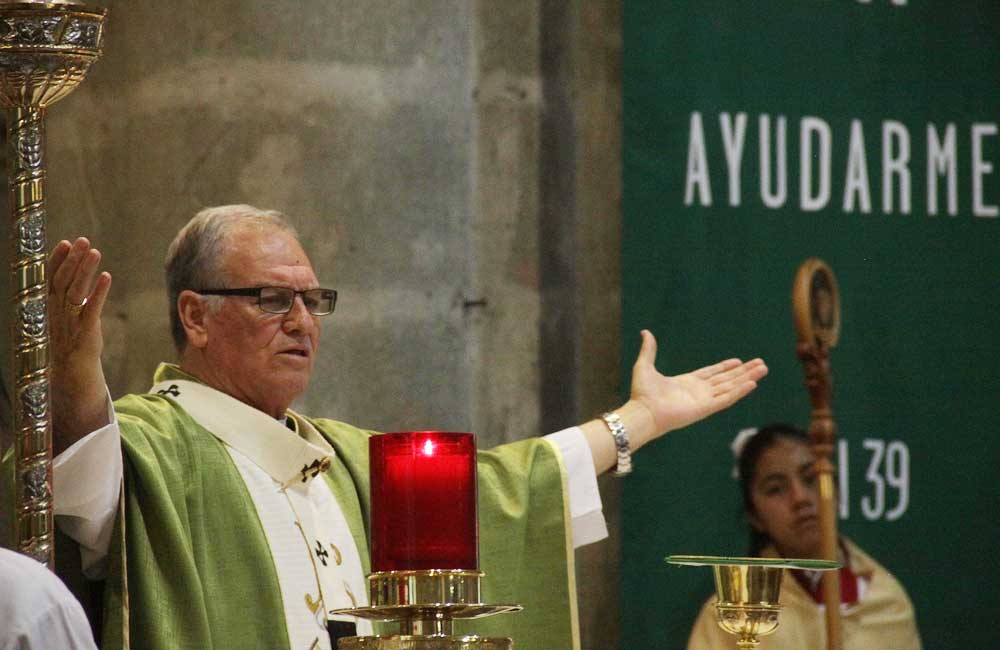 Ningún derecho tienen los hombres de atentar contra las mujeres: Arzobispo