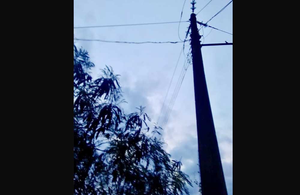 Niña se electrocuta en la Agencia Municipal de Motillas, Pinotepa