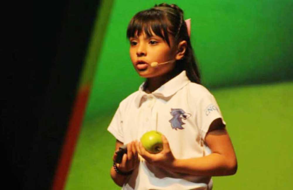 Adhara Pérez, la niña de Tláhuac que tiene un IQ superior al de Einstein y cursa dos ingenierías