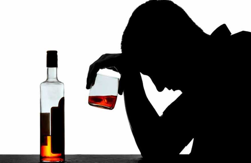 Explica SSO por qué beber alcohol provoca daños irreparables