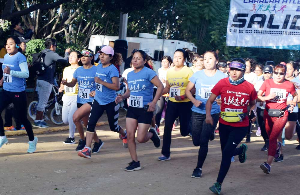 Participan más de 300 integrantes de Sefin en la atlética por Día del Empleado 2019