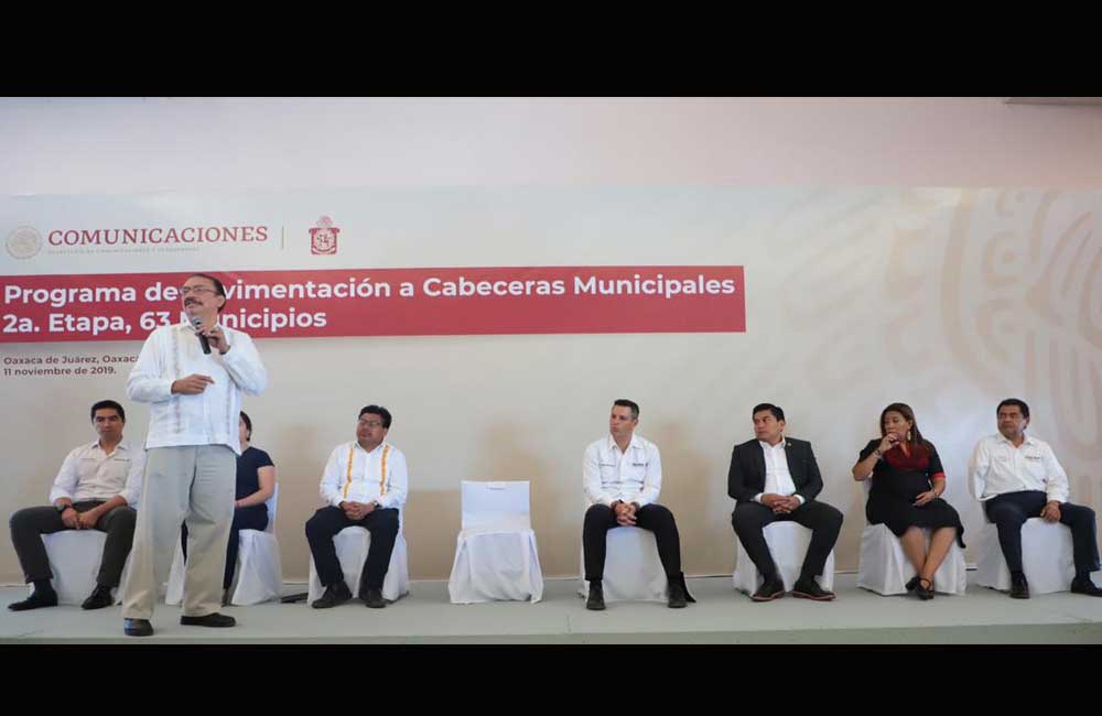 Inicia gobierno federal segunda etapa de construcción de caminos en Oaxaca