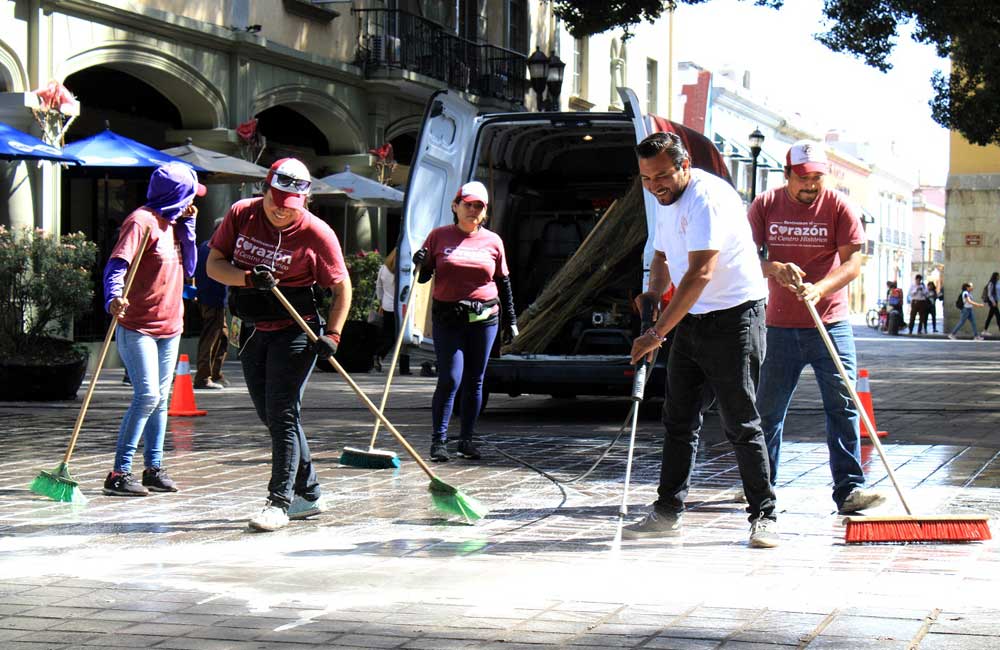 Intensifica Ayuntamiento labores de limpieza en Centro Histórico de CdOax
