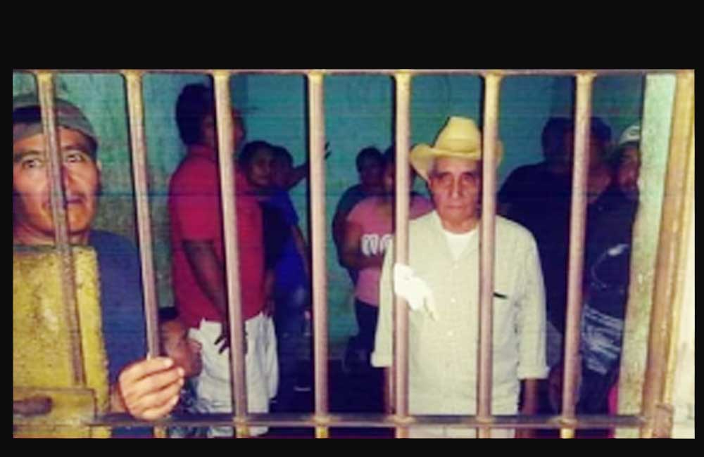 Encarcelan a Edil de Ayotzintepec; unos regidores no aceptan la ratificación del TEE