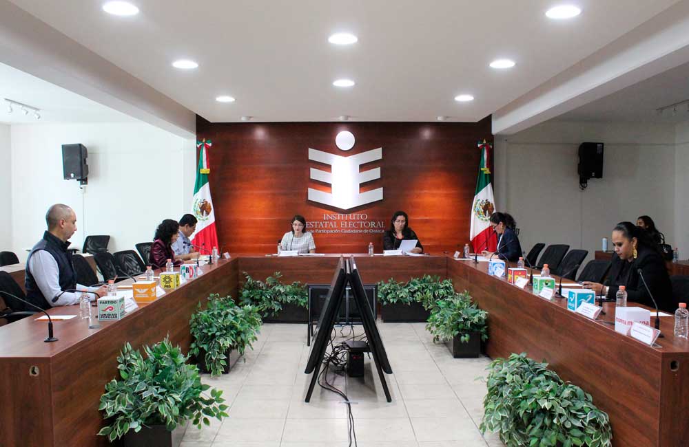 1,571 mujeres electas autoridades en municipios de sistemas indígenas