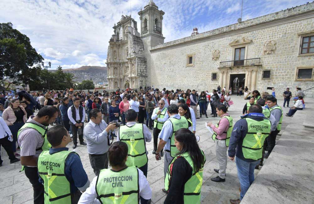 Cumple simulacro de sismo metas de prevención en CdOax: Ayuntamiento