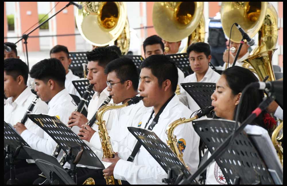 Bandas infantiles de Oaxaca inundan con su música Los Pinos