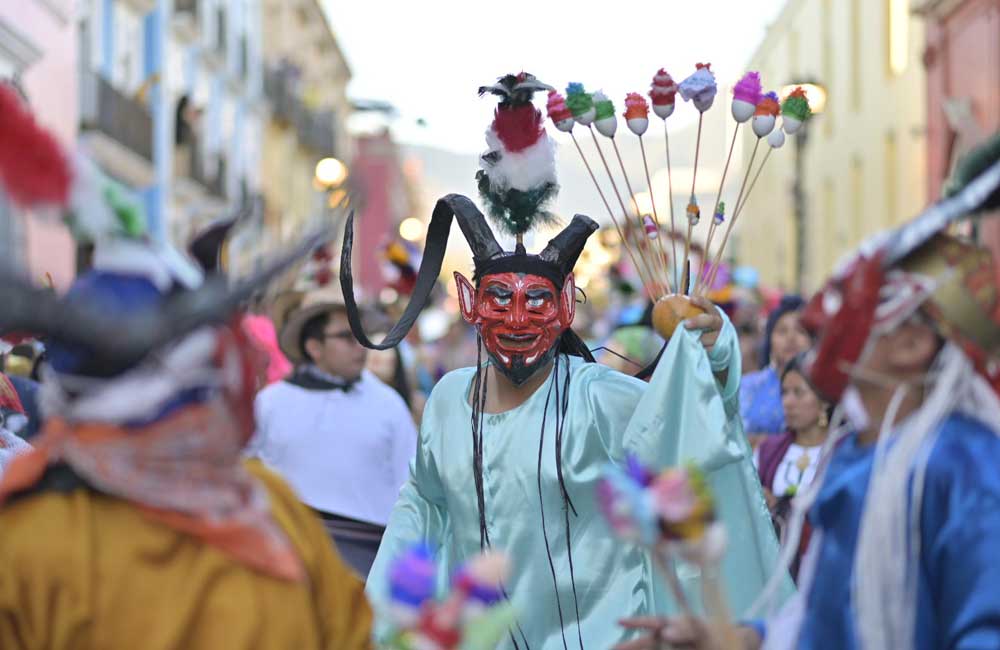 Fiesta en CdOax con la segunda ‘Muestra de Carnavales del Valle Central’