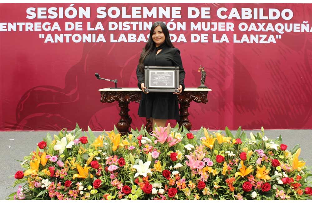 Reconocen a alumna de UABJO con galardón ‘Antonia Labastida de la Lanza’