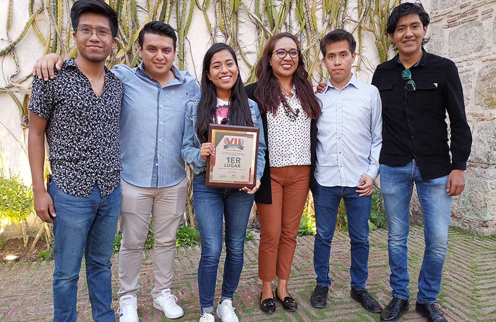 Ganan estudiantes de UABJO primer lugar en competencia de Litigación Oral