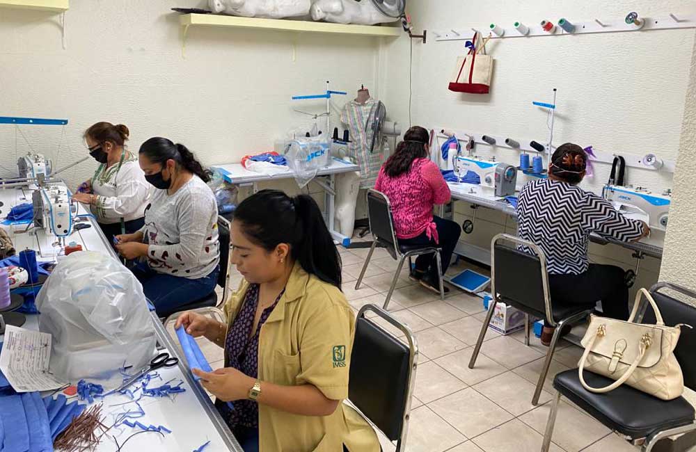 Elabora IMSS-Oaxaca 20 mil cubrebocas para su personal médico