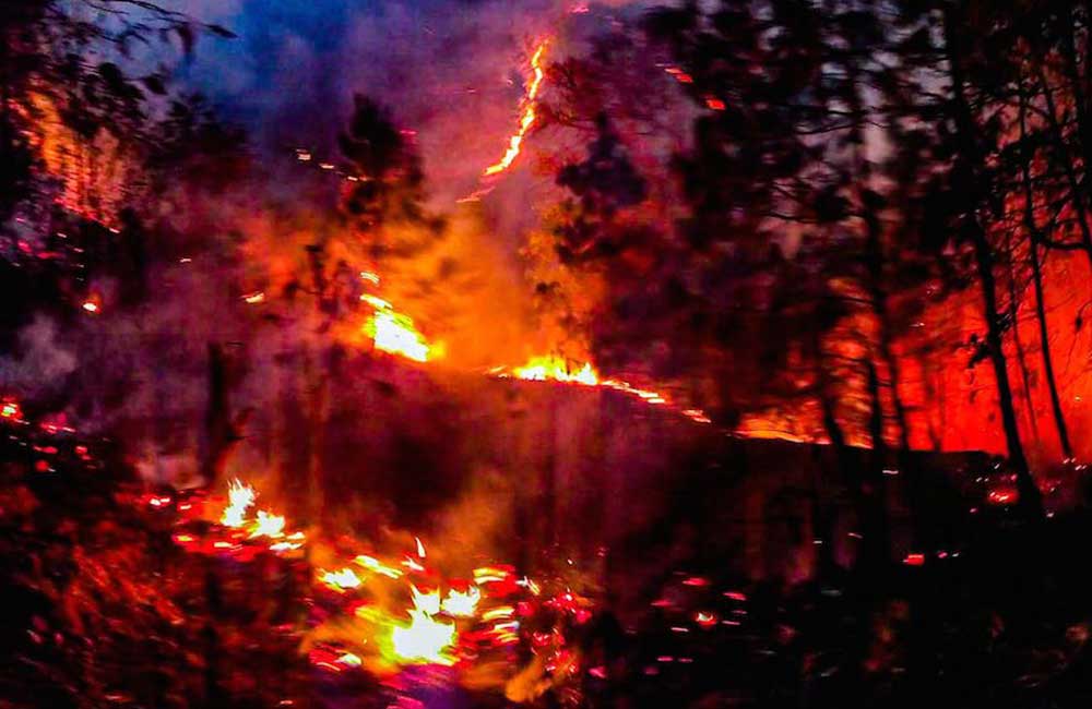 Deja incendio 9 muertos, 9 desaparecidos y sin servicio telefónico a la Mixteca