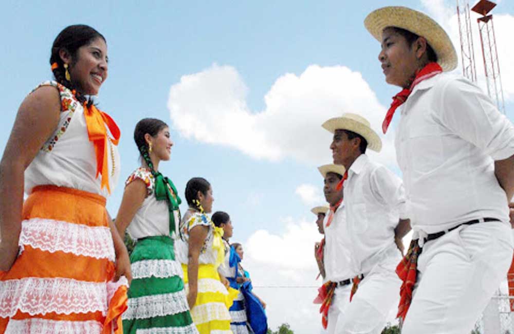 Clases virtuales para aprender a bailar chilenas de la Costa de Oaxaca