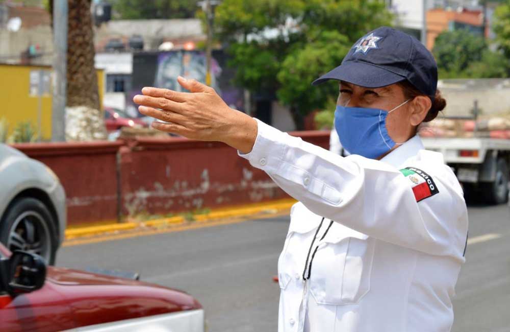 Reconoce Murat contribución de madres trabajadoras al desarrollo de Oaxaca