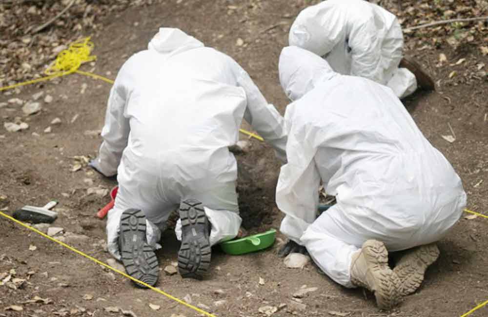Encuentran los huesos de 14 asesinados por narcos en Jalisco