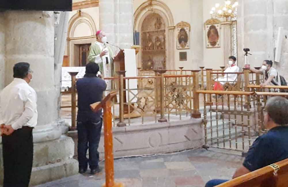 Reanuda Arzobispo misa presencial en Catedral, luego de 23 domingos