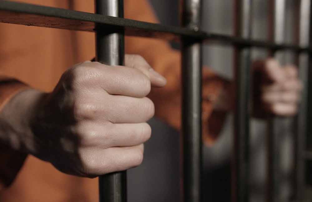 En prisión, el jefe policiaco acusado de violar a niña de 6 años