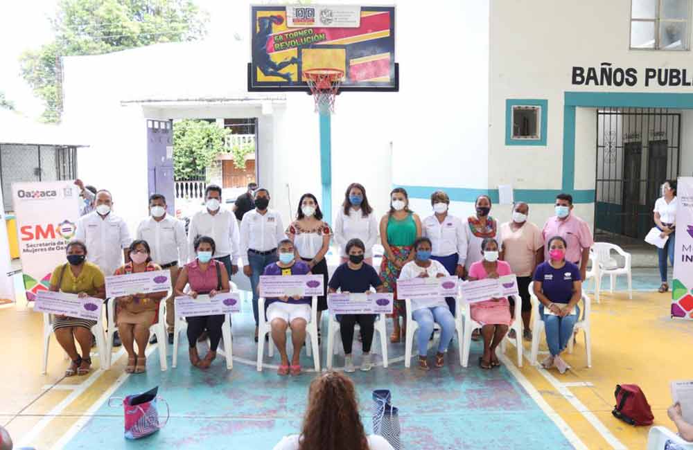 Entrega SMO créditos de 3 mil pesos a 182 ‘Mujeres que inspiran’ de la Costa