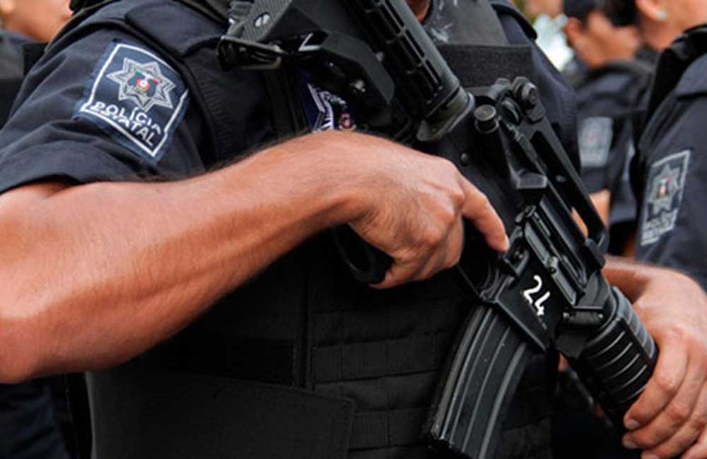 Muere Policía estatal en Juchitán; se le disparó su pistola por accidente