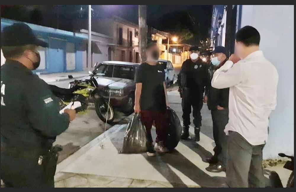 Sanciona Ayto citadino a 28 personas por abandonar basura en la calle