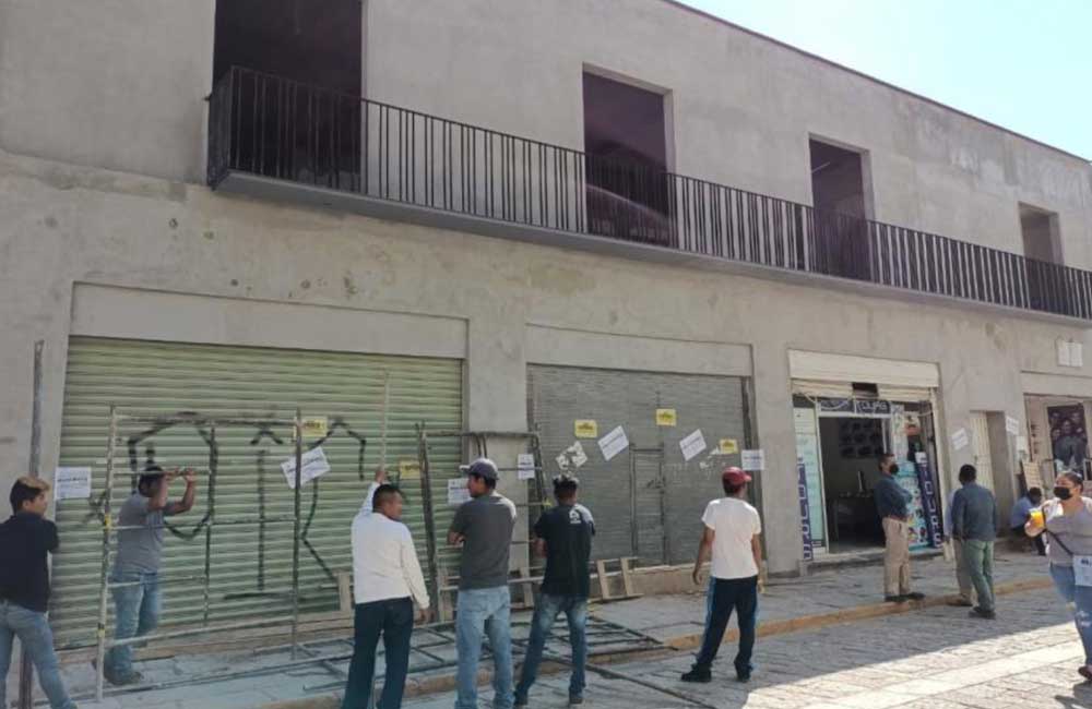 Clausura Ayuntamiento obra en la calle Alcalá por alterar fachada