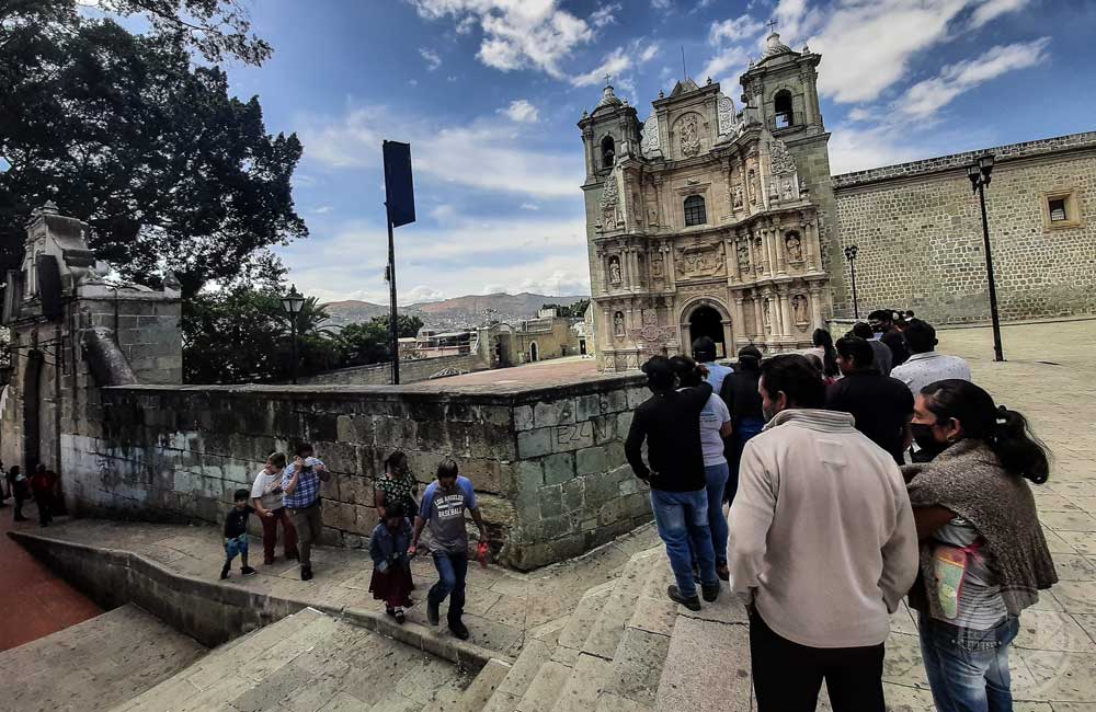 Impredecible, Covid-19 cobra 5 muertos y 2 contagios este domingo en Oaxaca