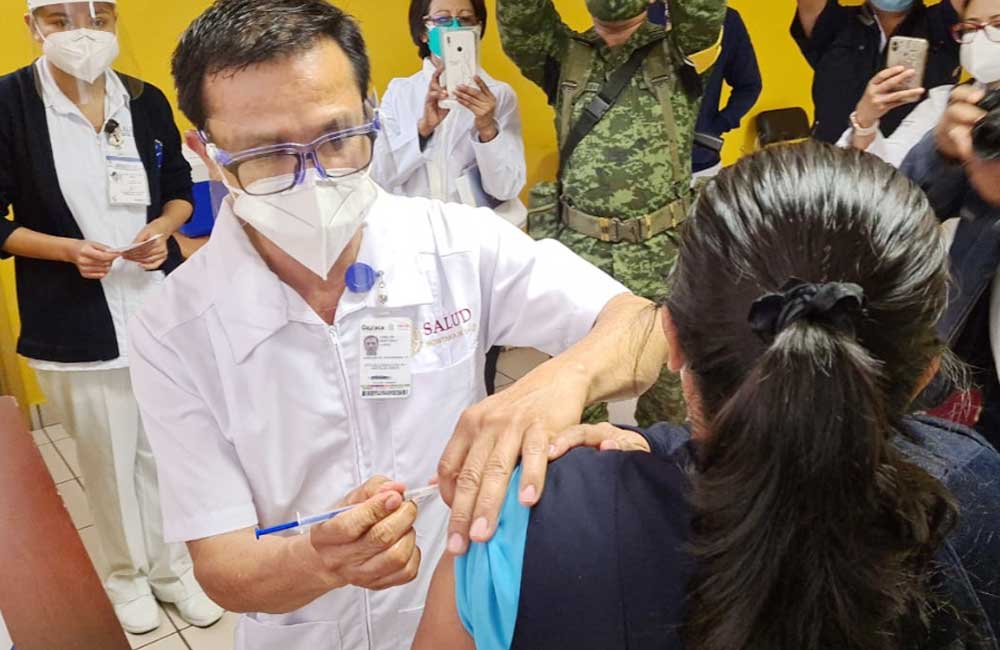 Inició la vacunación contra Covid-19 en 49 hospitales de Oaxaca