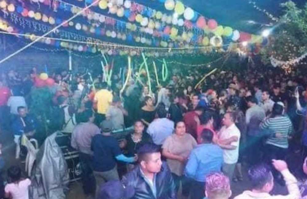 Reporta alcalde al menos 400 contagios de covid-19 tras baile masivo en Santiago Choápam