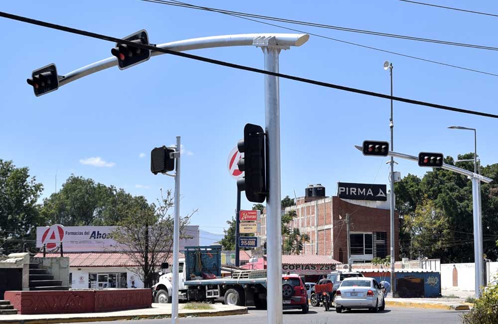 Continúan obras de semaforización inteligente del Corredor Poniente del CityBus Oaxaca