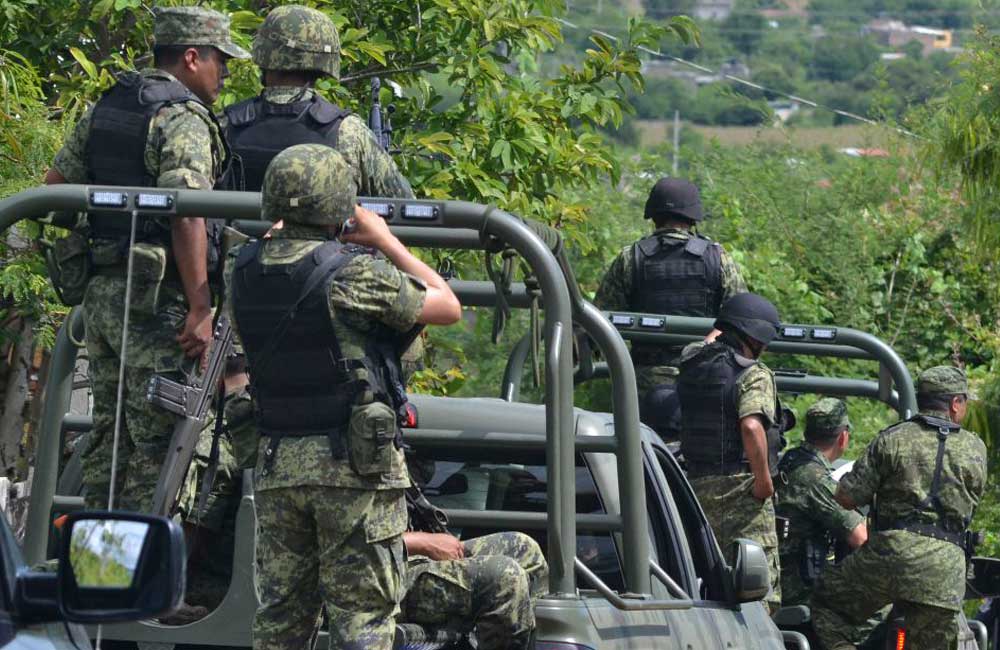Asesinan a dos soldados durante emboscada en Aguililla, Michoacán