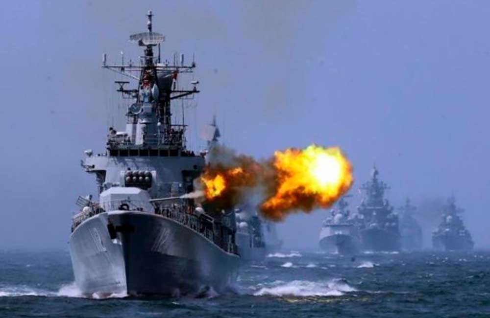 Flota rusa del mar Negro abre fuego de advertencia contra Armada Británica