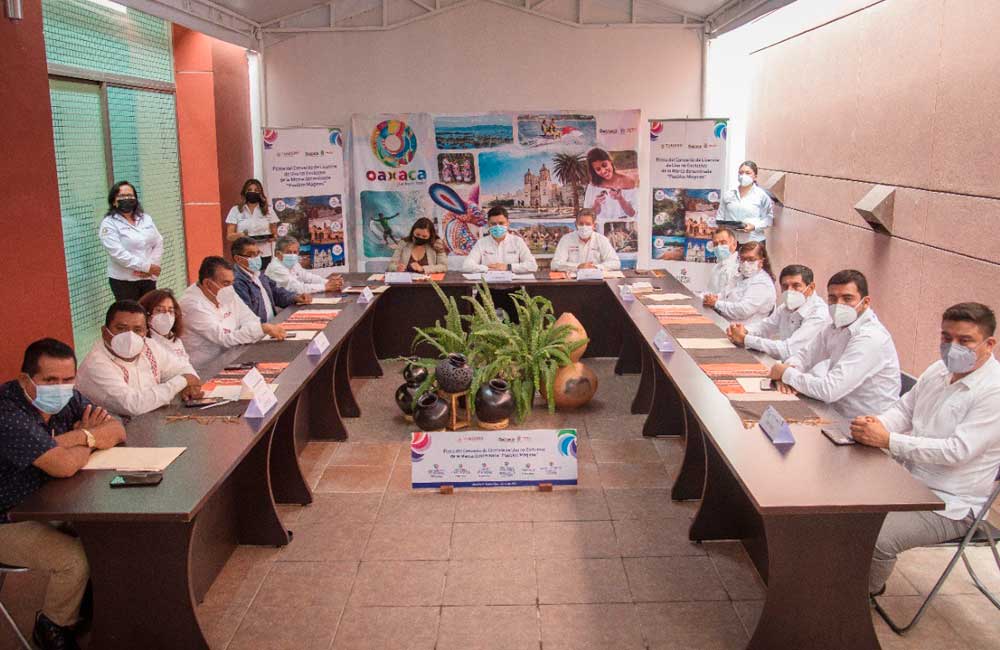 Firman convenio, Sectur Oaxaca y autoridades municipales en favor de la promoción de Pueblos Mágicos
