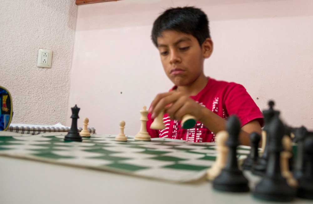 Aprender y jugar ajedrez desarrolla la capacidad intelectual en estudiantes