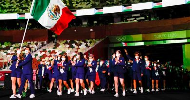 Delegación mexicana lució uniforme de Oaxaca en la Apertura de los Juegos Olímpicos Delegación mexicana lució uniforme de Oaxaca en la Apertura de los Juegos Olímpicos
