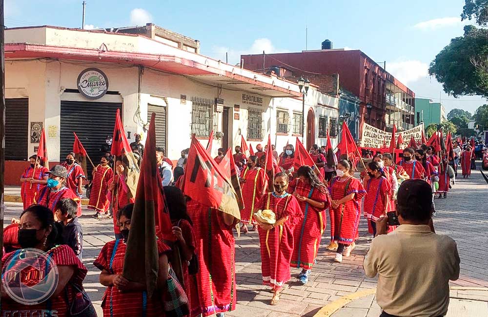 Se movilizan integrantes del Mult en Oaxaca para exigir paz en la nación Triqui