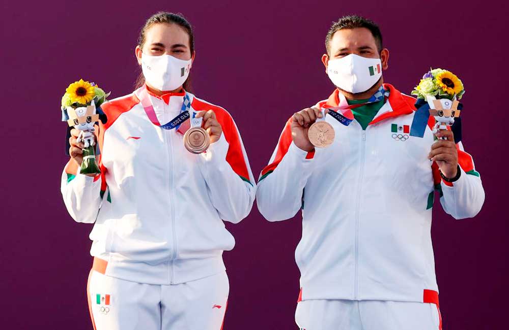 Alejandra Valencia y Luis Álvarez ganan medalla de bronce en tiro con arco en Tokio 2020