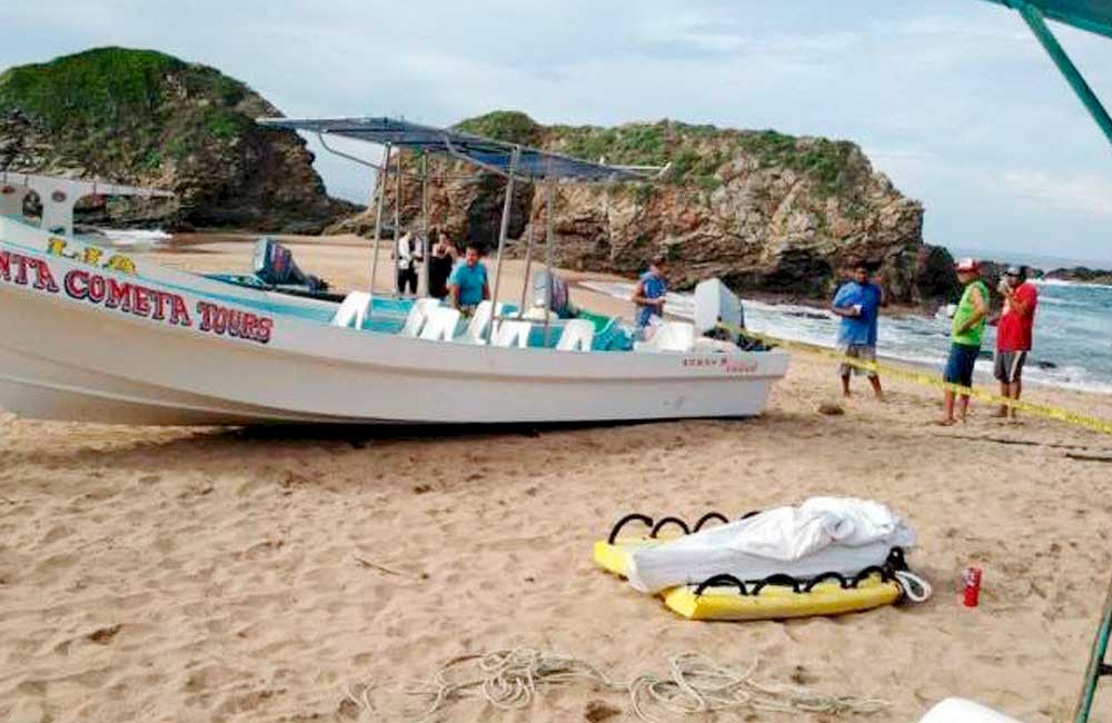 Mueren dos estudiantes de la UNAM tras ser arrastrados por olas en playa de Oaxaca