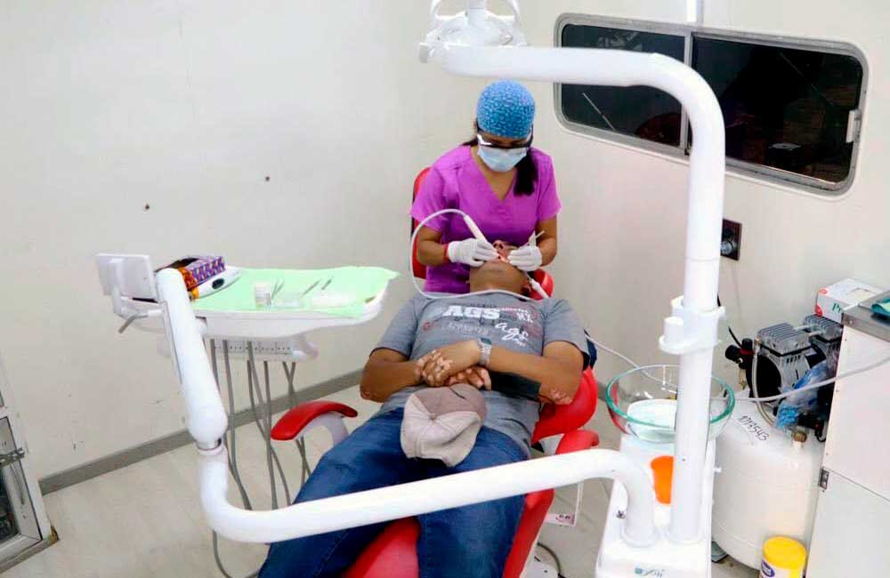 Unidades móviles llevan asistencia médica gratuita a Cuilapam de Guerrero