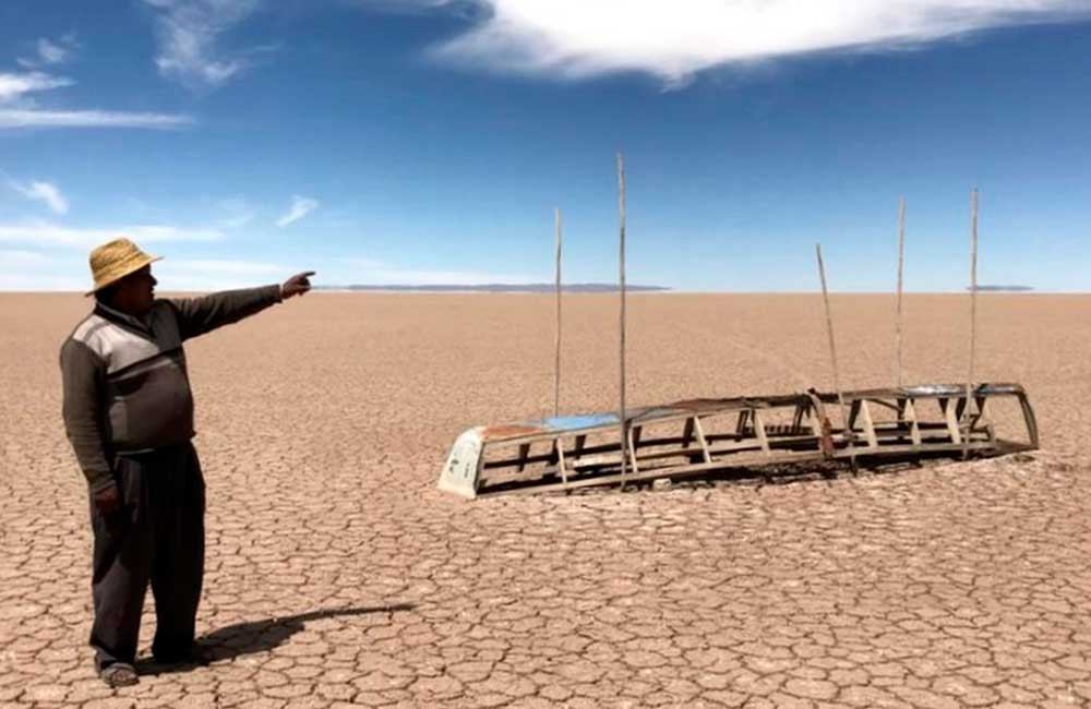 Se convierte en desierto, el segundo lago más grande de Bolivia; expertos creen que ya no hay vuelta atrás