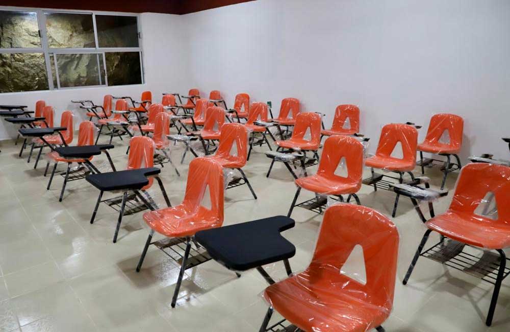 Entrega de mobiliario y equipo beneficia en Oaxaca a 3 mil 551 escuelas: IEEPO
