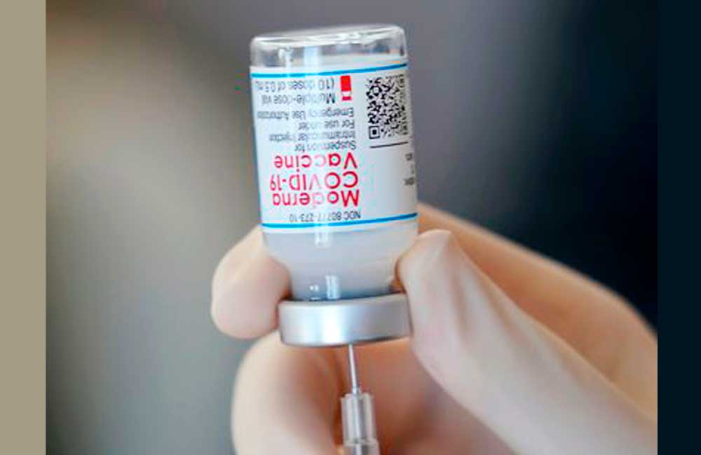 Autoriza Cofepris vacuna de Moderna para uso de emergencia